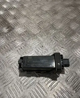 Audi A8 S8 D3 4E Tire pressure sensor 4E0907277B