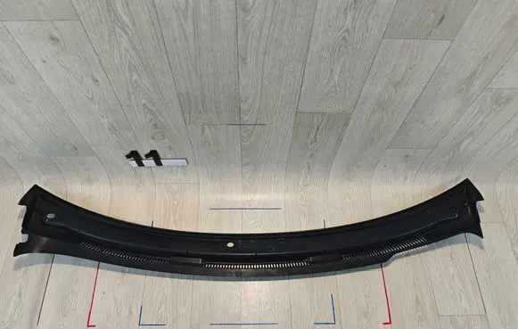 Volkswagen Transporter - Caravelle T6 Wiper trim 7E0819403A
