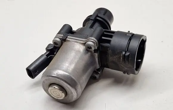 BMW X3 G01 Coolant heater control valve 8689694