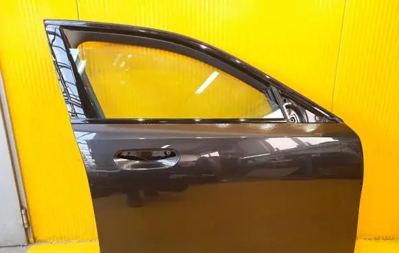 BMW 5 G60 Front door
