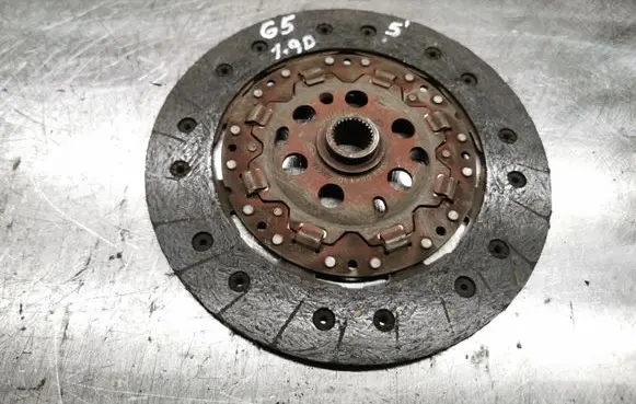 Volkswagen Golf V Pressure plate 323064110