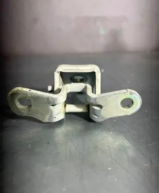 Renault Captur II Front door upper hinge 2783r
