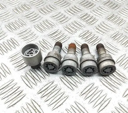 Audi Q5 SQ5 FY Anti-theft wheel nuts and lock 8R0698139