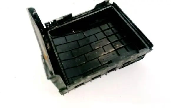 Skoda Octavia Mk2 (1Z) Fuse box cover 1K0937132F