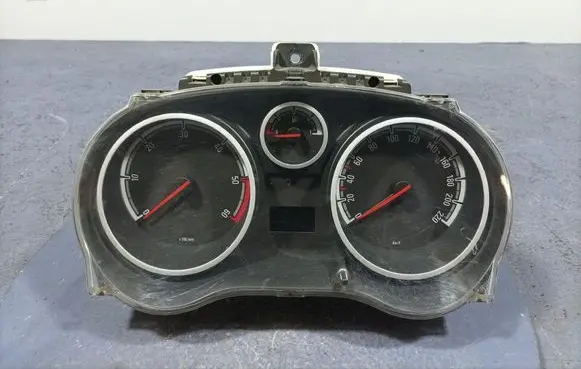 Opel Corsa D Speedometer (instrument cluster) 13285381