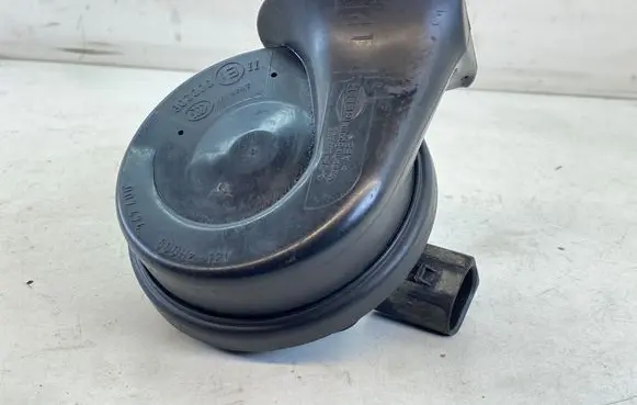Volkswagen PASSAT B6 Horn signal 3C0951223A