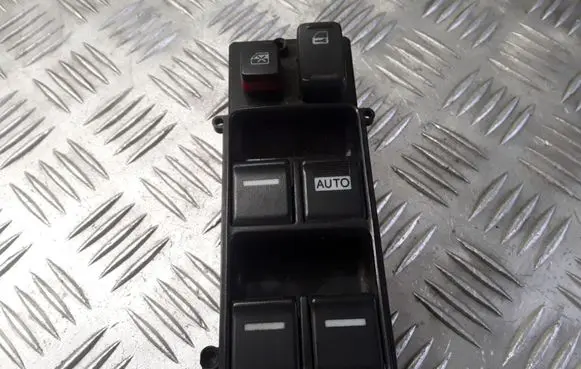 Honda Accord Electric window control switch G8D382HB