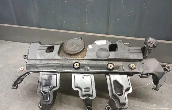 Renault Master II Rocker cam cover 118305765r