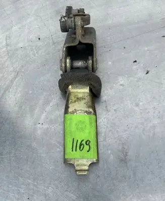 Volkswagen Transporter - Caravelle T4 Sliding door middle roller runner 701843336