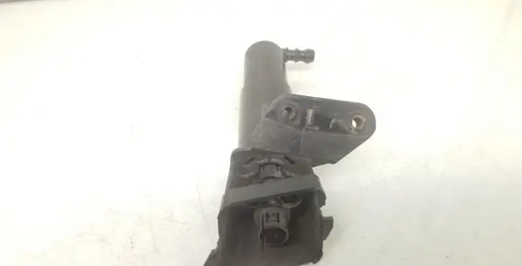 Toyota Avensis T250 Headlight washer spray nozzle 30876