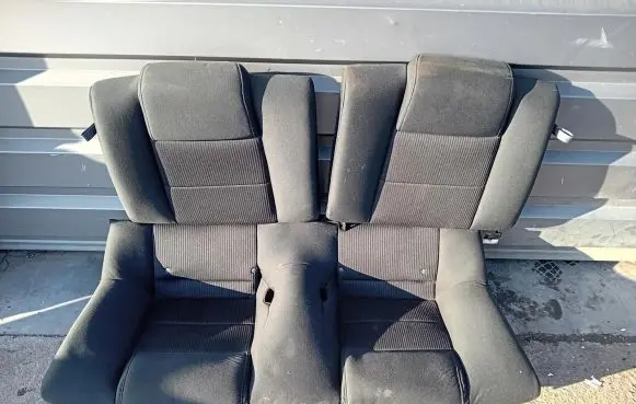 Ford Mustang V Second row seats 
