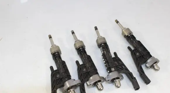 BMW 4 G22 G23 G24 G26 Fuel injector 8656548 10213541 1353