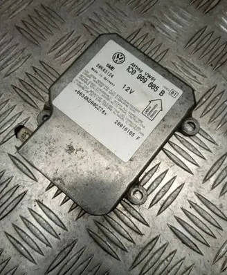 Volkswagen PASSAT B5 Airbag control unit/module 1C0909605B