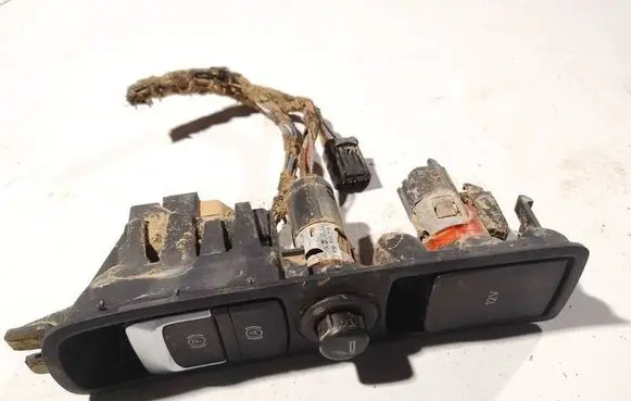 Audi Q3 8U Hand parking brake switch 