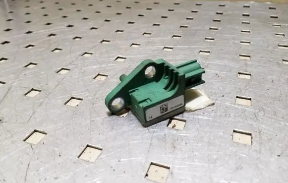 Volkswagen PASSAT B6 Airbag deployment crash/impact sensor 3C0909606