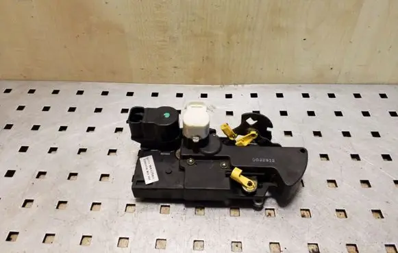 Opel Frontera B Front door lock 16637560 16634324