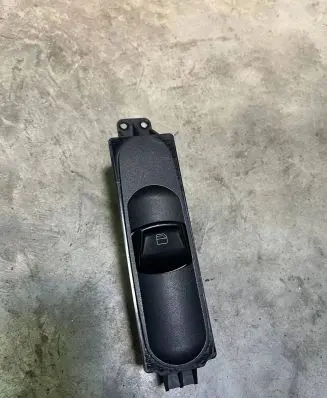 Mercedes-Benz Vito Viano W639 Electric window control switch A6395451413 08Z6S002