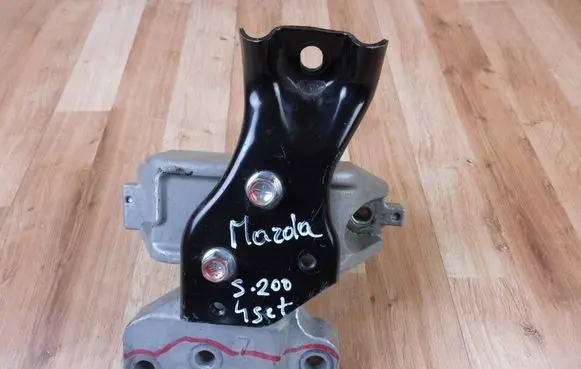 Mitsubishi Outlander Engine mount bracket 2910A137