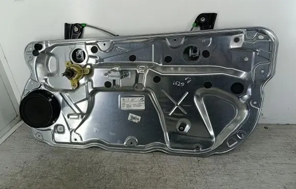 Volkswagen Polo Front door window regulator with motor 6Q0837138