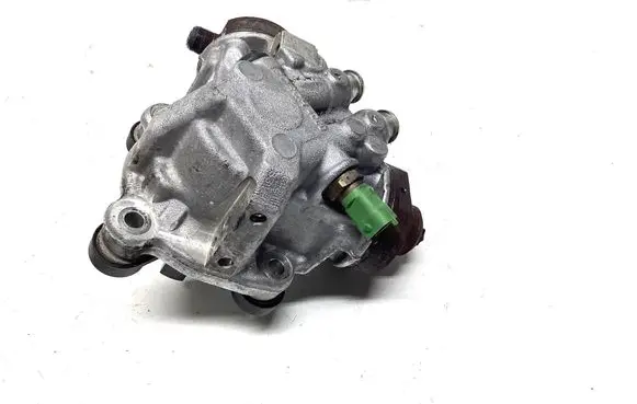 Volvo S60 Fuel injection high pressure pump 31272896 0445010618