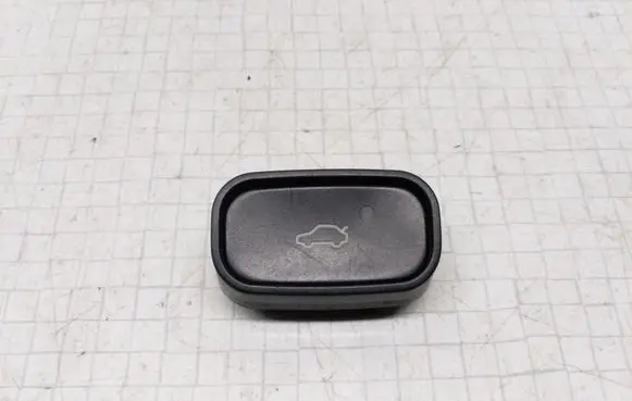 Mercedes-Benz C W203 Tailgate opening switch 589661