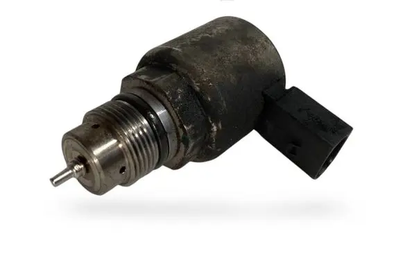 Mercedes-Benz E W212 Fuel pressure regulator 9307Z522A00