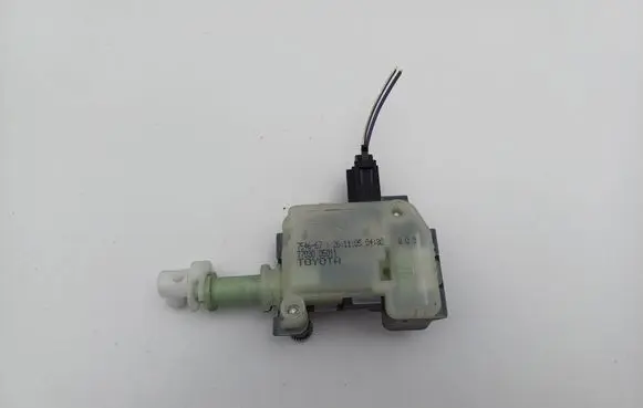 Toyota Avensis T250 Fuel tank cap lock 7703005011