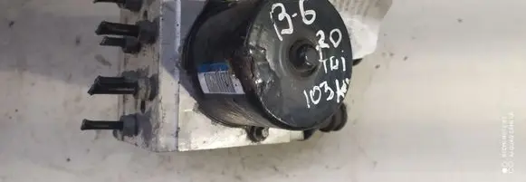 Volkswagen PASSAT B6 ABS Pump 3C0614109AF