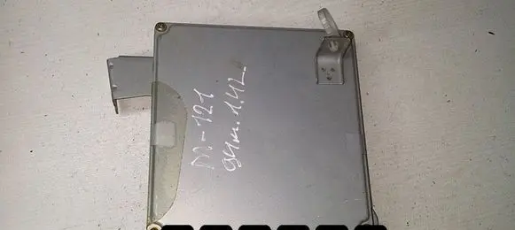 Mazda 121 Engine control unit/module B3C918881C