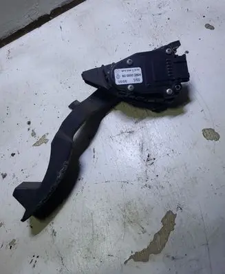 Renault Laguna II Accelerator throttle pedal 8200002904