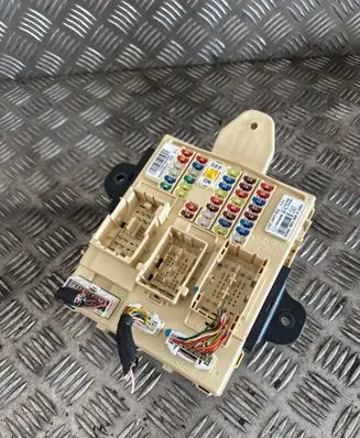 KIA Sorento Fuse module 954002P637 XMG637G512