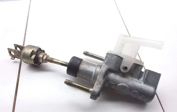 Toyota Corolla Verso E121 Clutch master cylinder 3145414010