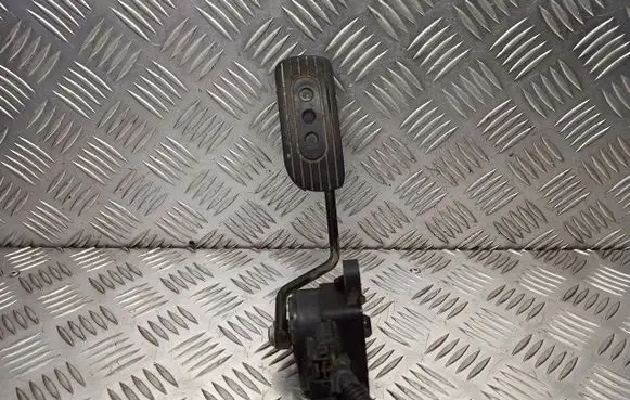 Nissan Note (E11) Accelerator pedal position sensor 18002AX700