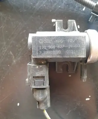 Volkswagen Golf IV Turbo solenoid valve 1J0906627 03T143 72290320