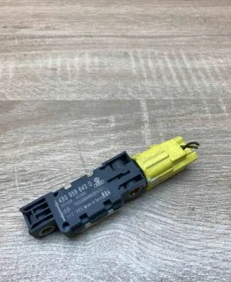 Audi A8 S8 D3 4E Airbag deployment crash/impact sensor 4B0959643D 600380 RB4