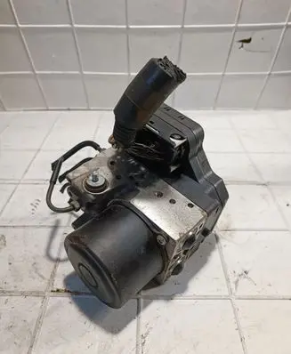 Lexus IS 220D-250-350 ABS Pump 1338008650