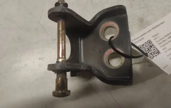 Peugeot 407 Front door lower hinge