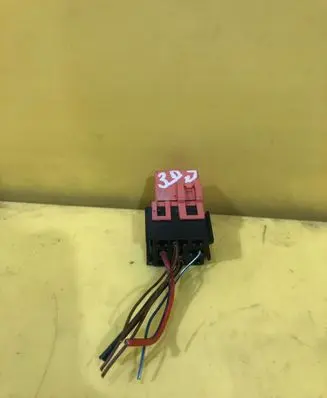 BMW 5 E60 E61 Charging relay RZ2R11P7K7