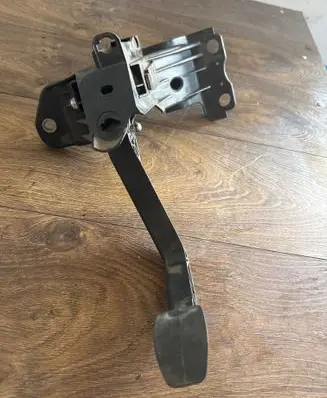 Renault Master III Clutch pedal 070112