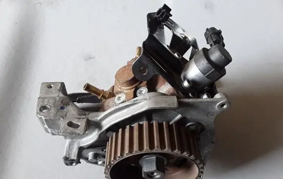 Citroen Berlingo Fuel injection high pressure pump 9683703780