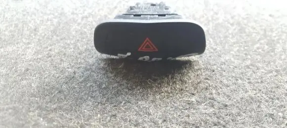 Nissan Primera Hazard light switch 06016