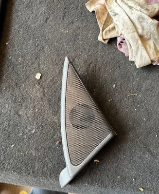 Mercedes-Benz C W203 Side speaker trim/cover A2037250294