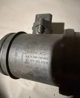 Audi A6 Allroad C6 Mass air flow meter 077133471K 0280218067