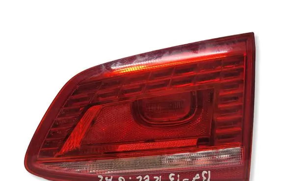 Volkswagen Passat Alltrack Tailgate rear/tail lights E13062