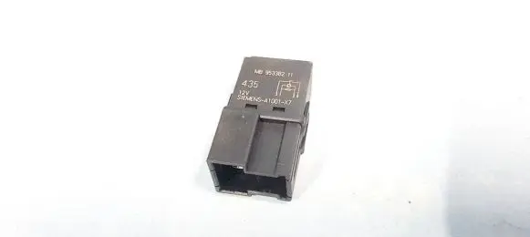 Mitsubishi Carisma Other relay mb953382