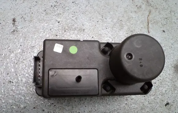 Volkswagen Corrado Central locking vacuum pump 
