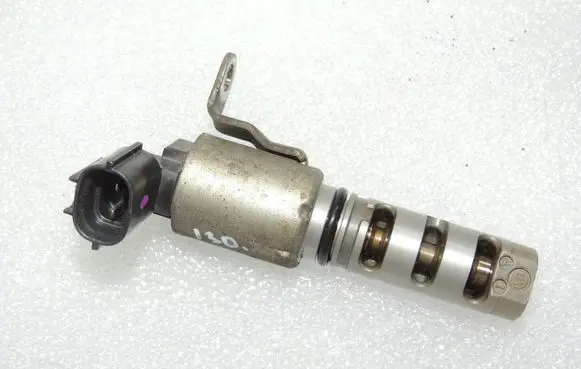 Toyota Avensis T270 Camshaft vanos timing valve 153300T060 1533037020