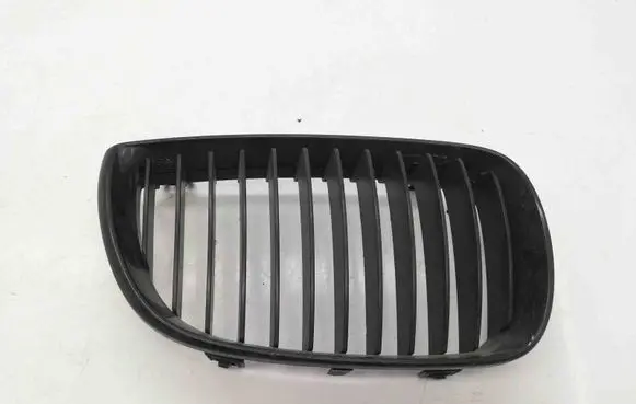 BMW 1 E81 E87 Front grill 7128614