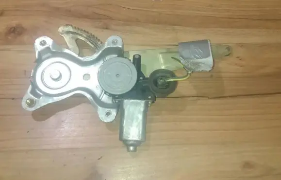 Toyota RAV 4 (XA20) Sliding door window regulator with motor
