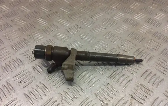 KIA Sportage Fuel injector 33800-2F300